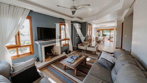 Ótima casa em Jurerê para 18 pessoas