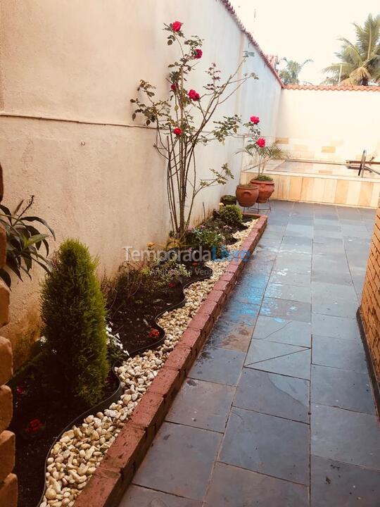 Casa para aluguel de temporada em Itanhaém (Balneário Gaivotas)