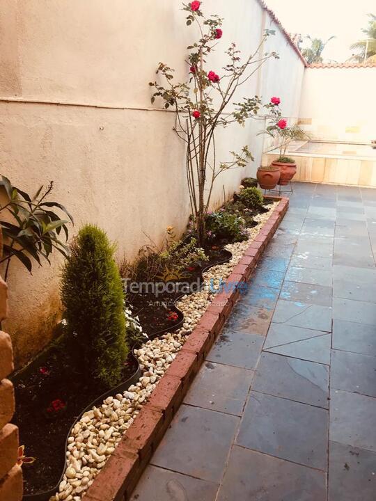 Casa para aluguel de temporada em Itanhaém (Balneário Gaivotas)