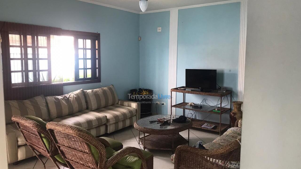 Casa para alquiler de vacaciones em Itanhaém (Jardim Grandesp Vizinho Ao Cibratel)