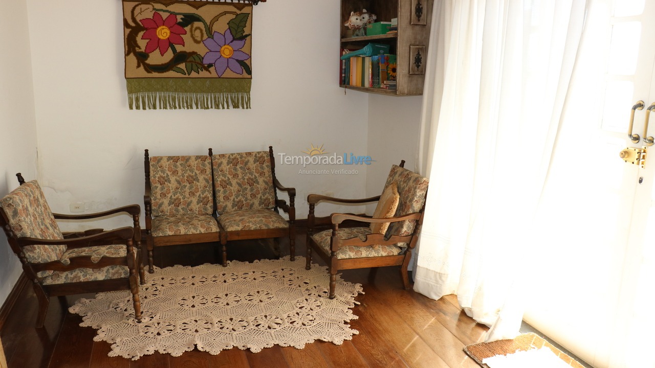 Casa para aluguel de temporada em Mairinque (Condomínio Vale do Sol)