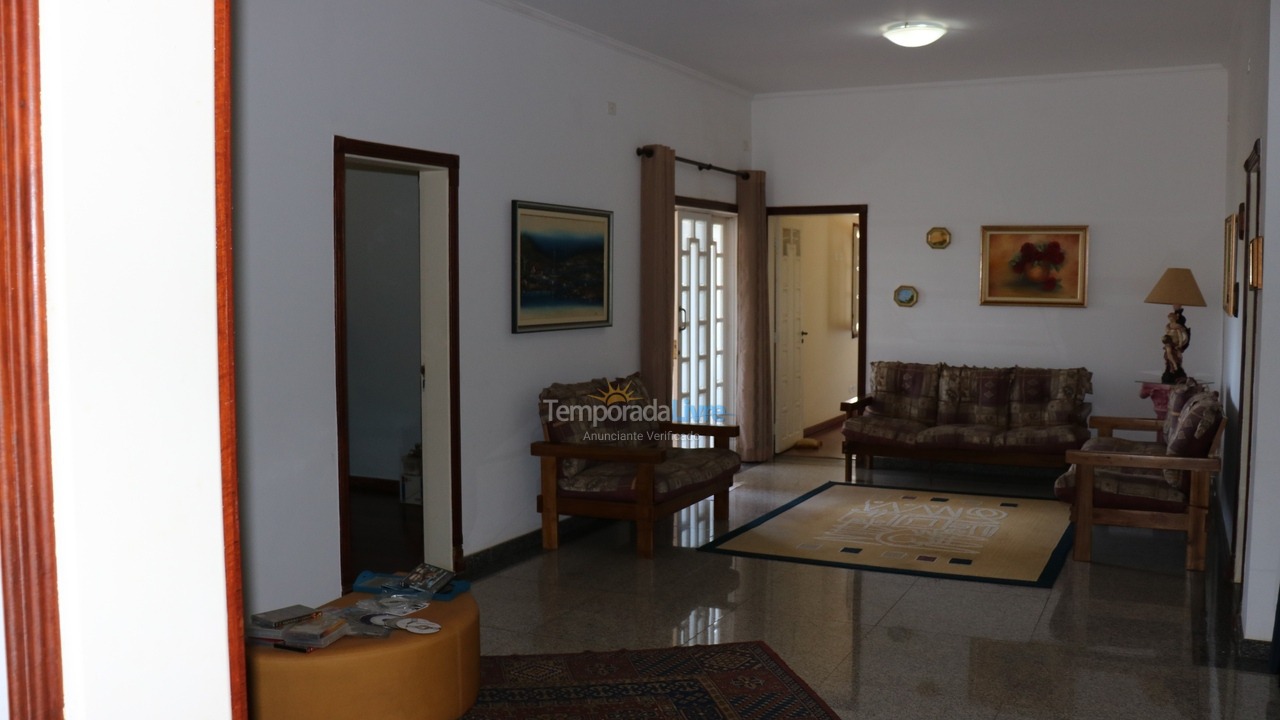 Casa para aluguel de temporada em Mairinque (Condomínio Vale do Sol)