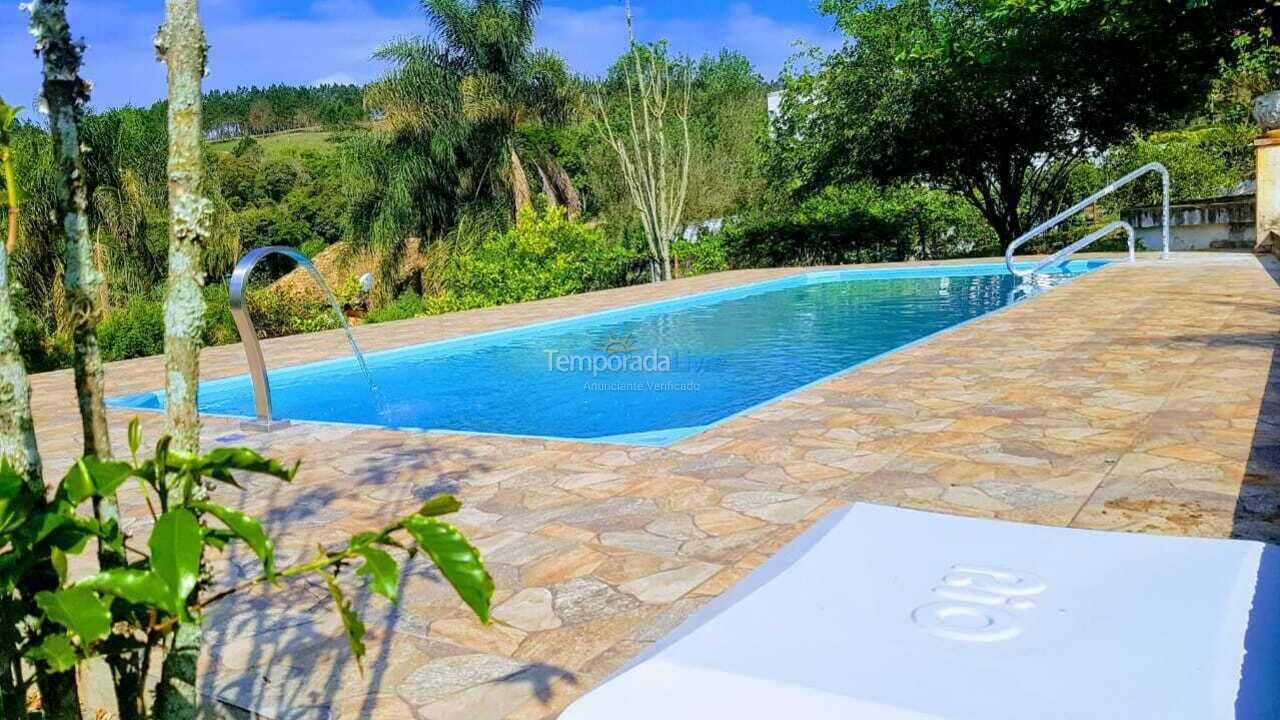 Casa para aluguel de temporada em Mairinque (Condomínio Vale do Sol)