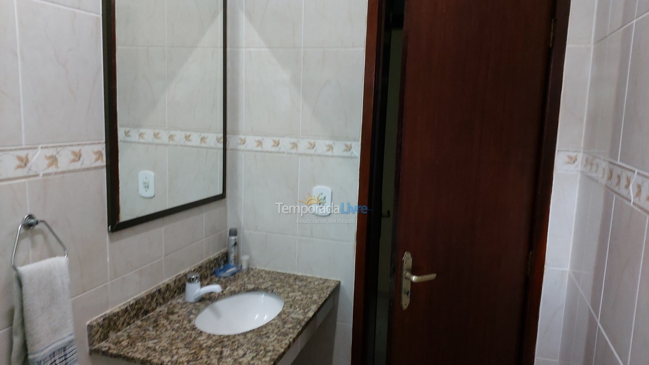 Casa para aluguel de temporada em Cabo Frio (Unamar)