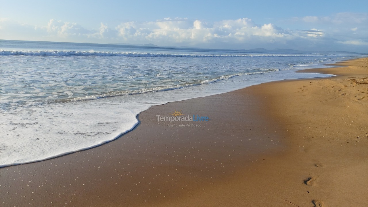 Casa para aluguel de temporada em Cabo Frio (Unamar)