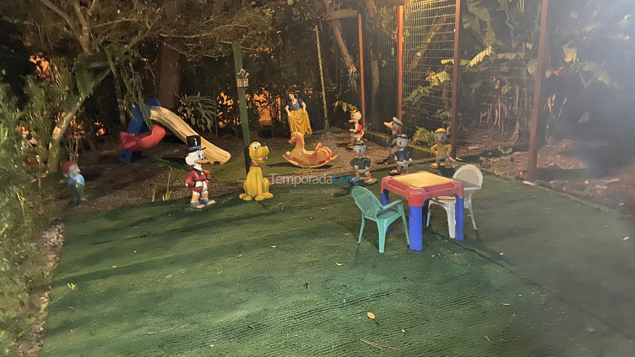 Casa para aluguel de temporada em Bertioga (Praia de Guaratuba)