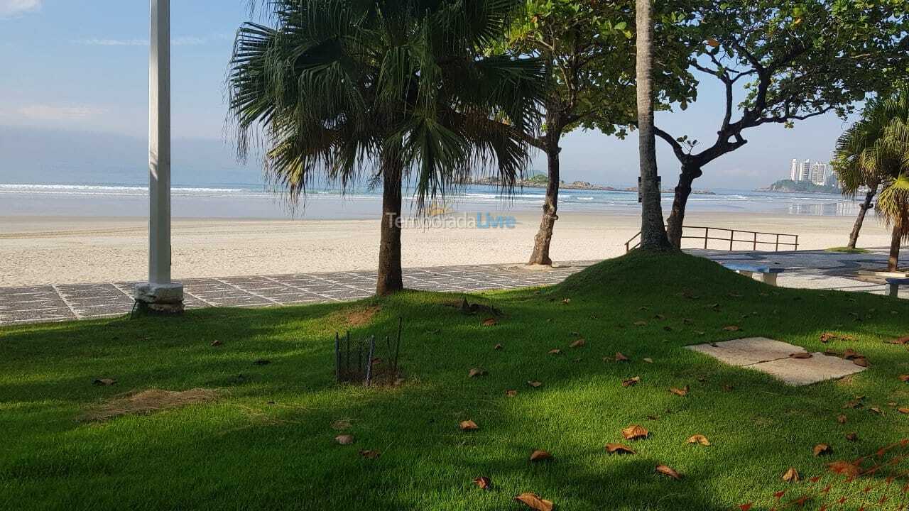 Apartamento para aluguel de temporada em Guarujá (Pitangueiras)