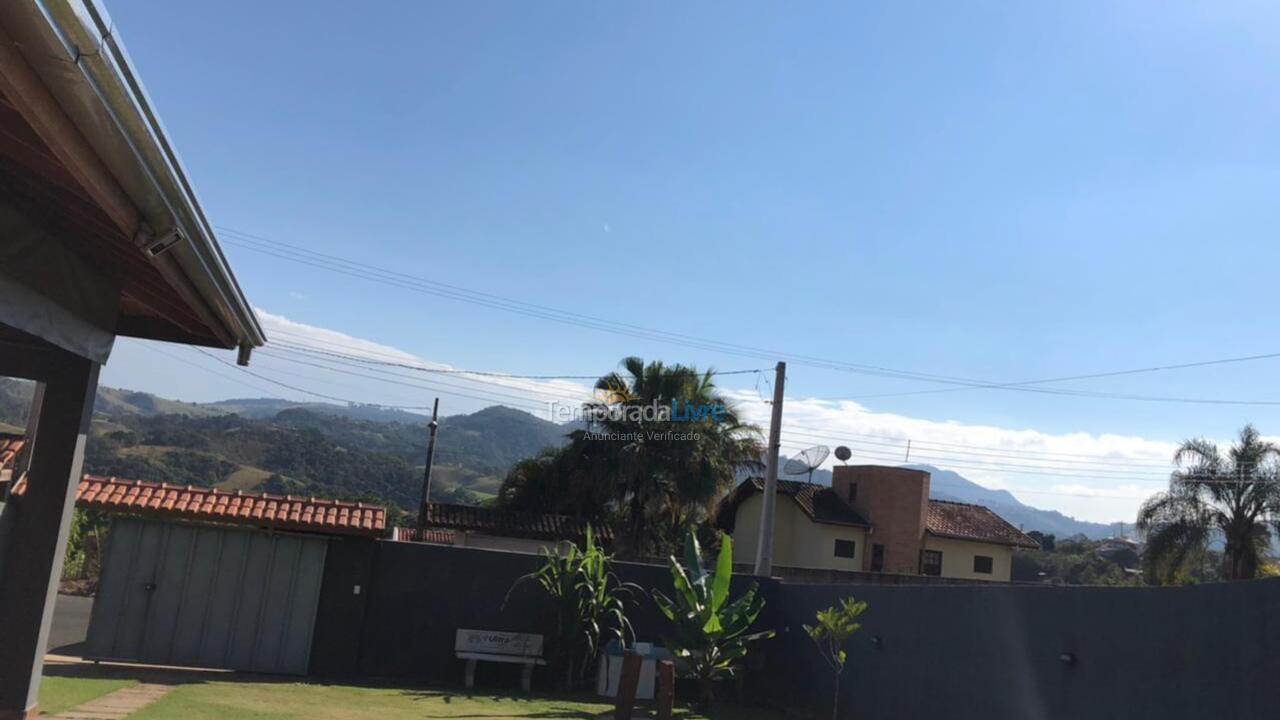 Granja para alquiler de vacaciones em Lindóia (Rua Mário Quintana N 76)