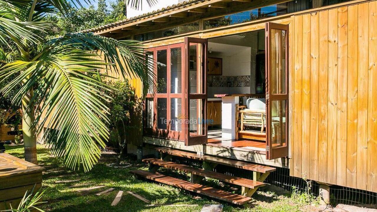 House for vacation rental in Palhoça (Guarda do Embaú)