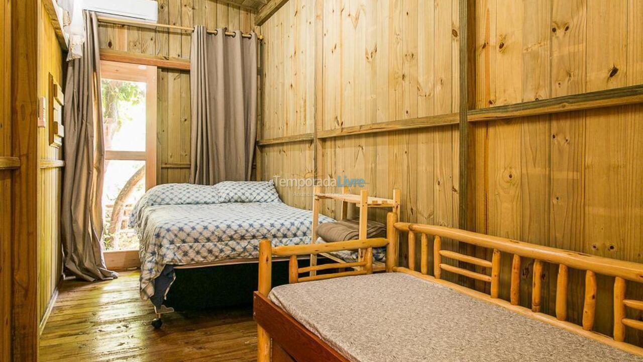 House for vacation rental in Palhoça (Guarda do Embaú)