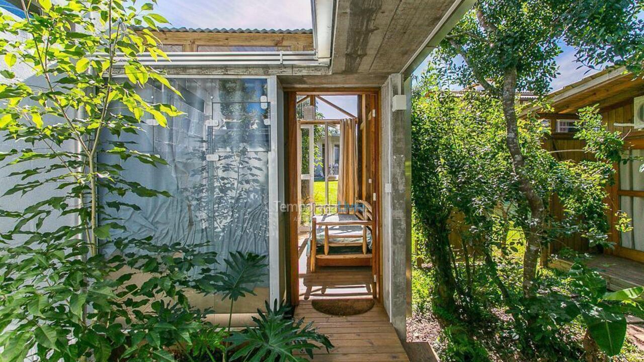 Casa para aluguel de temporada em Palhoça (Guarda do Embaú)