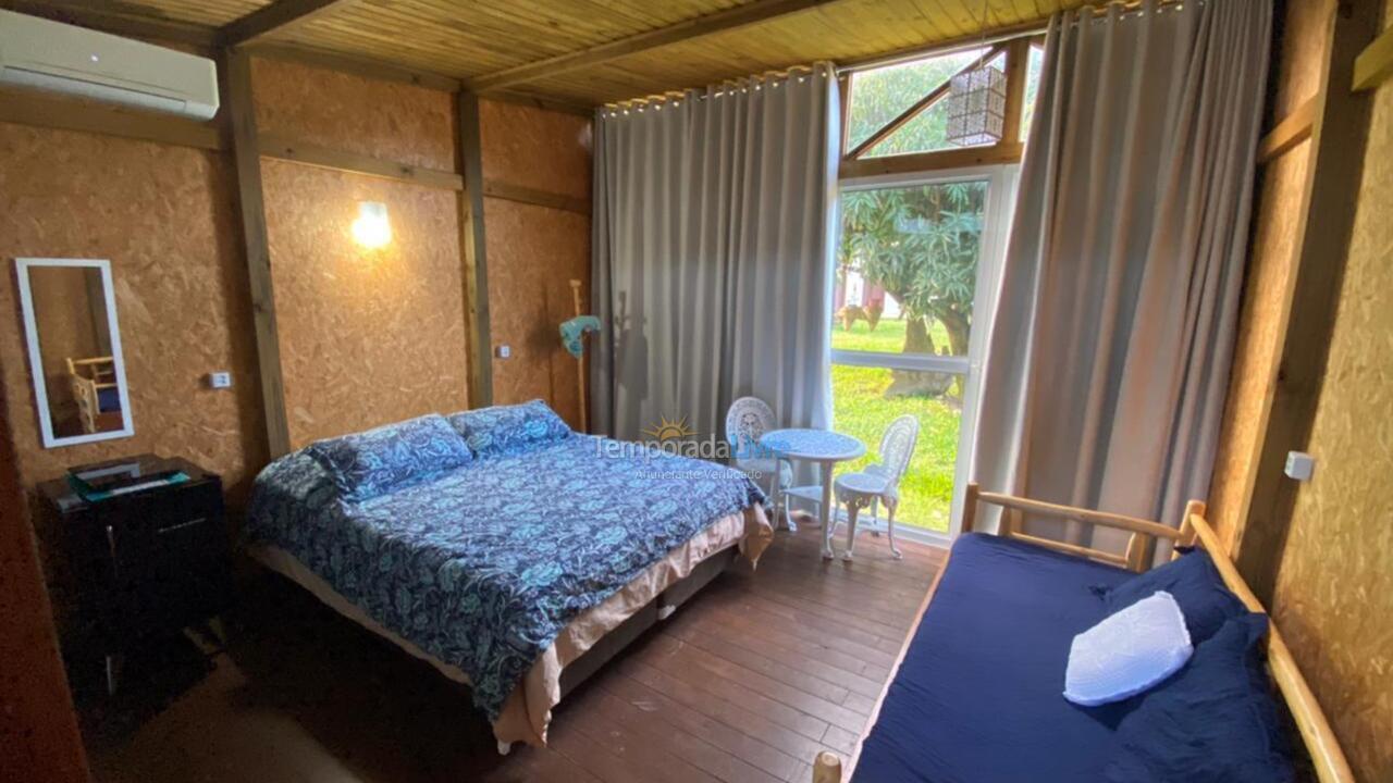 Casa para aluguel de temporada em Palhoça (Guarda do Embaú)