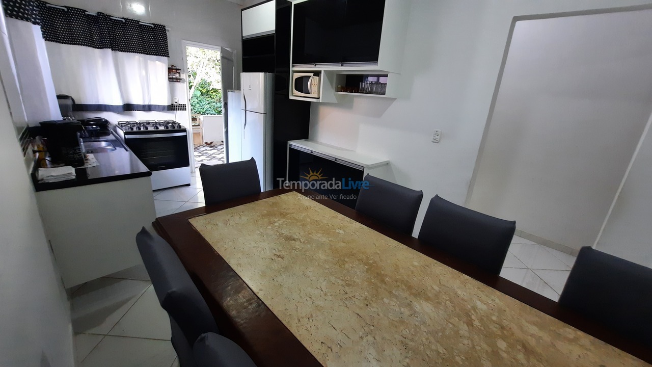 Casa para alquiler de vacaciones em Bertioga (Costa do Sol)