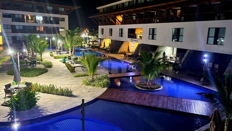 Vista da varanda a noite.