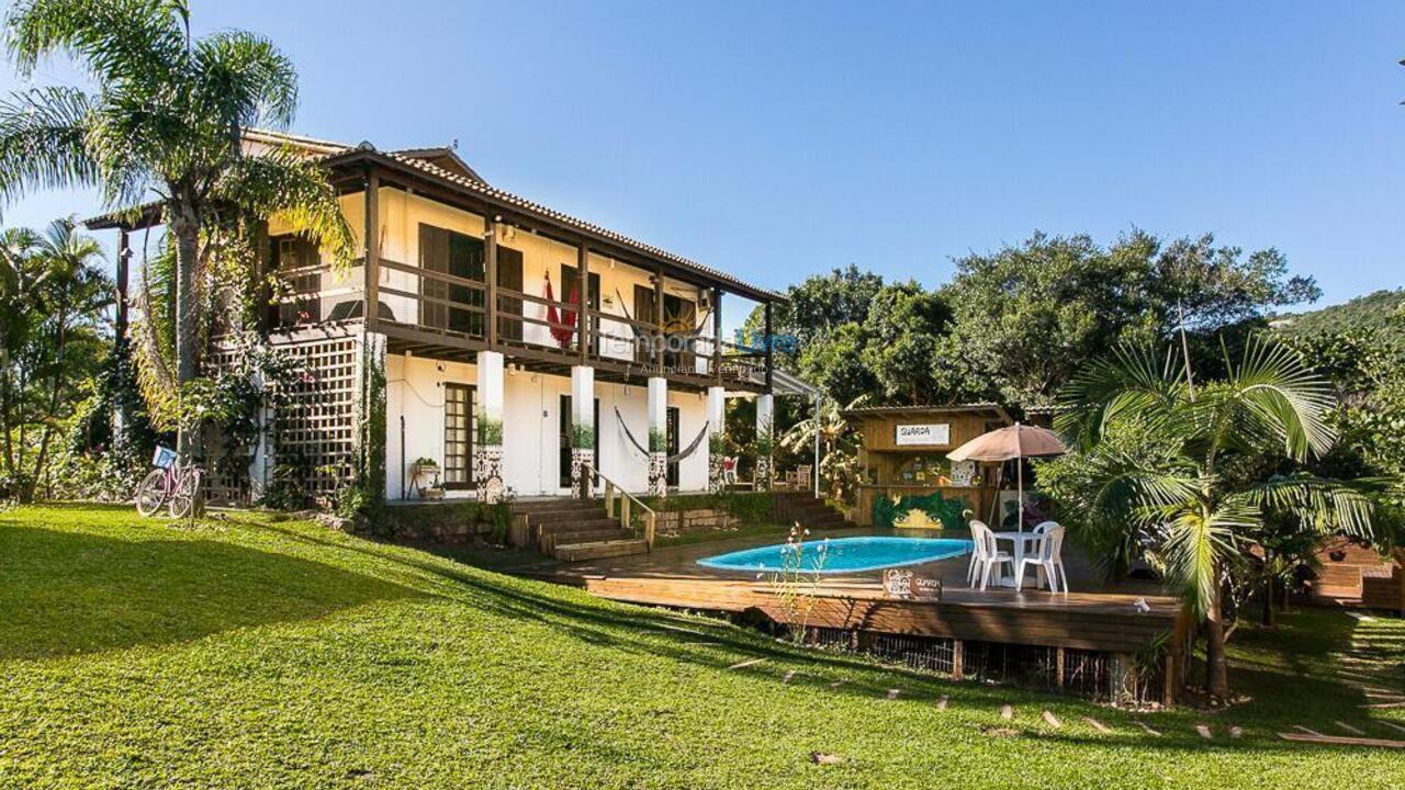 House for vacation rental in Palhoça (Guarda do Embaú)