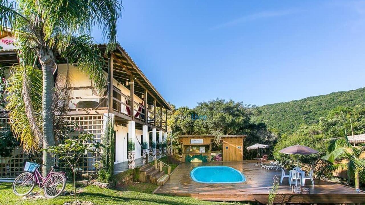 House for vacation rental in Palhoça (Guarda do Embaú)