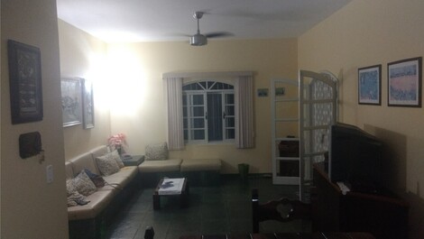 Ubatuba 80 meters from the sea, with 4 bedrooms and swimming pool