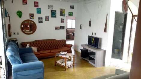 Casa de Jah - Hostel and Home for the Season