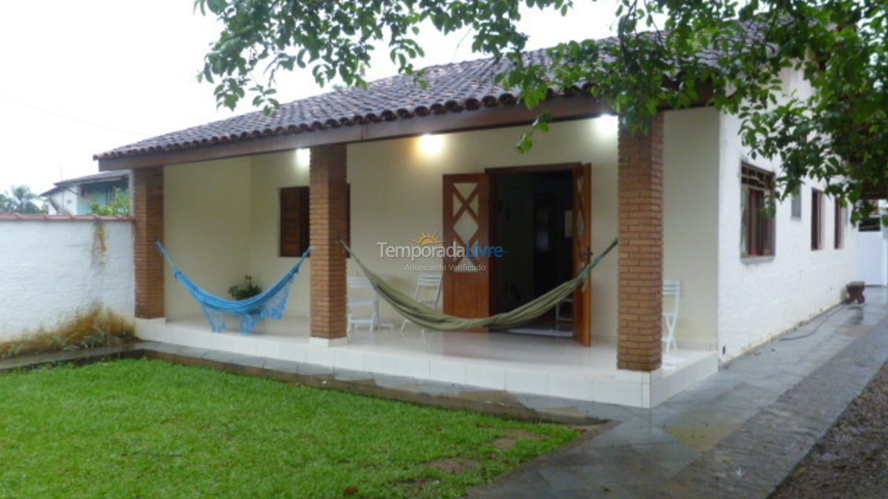 Casa para alquiler de vacaciones em Ubatuba (Enseada)