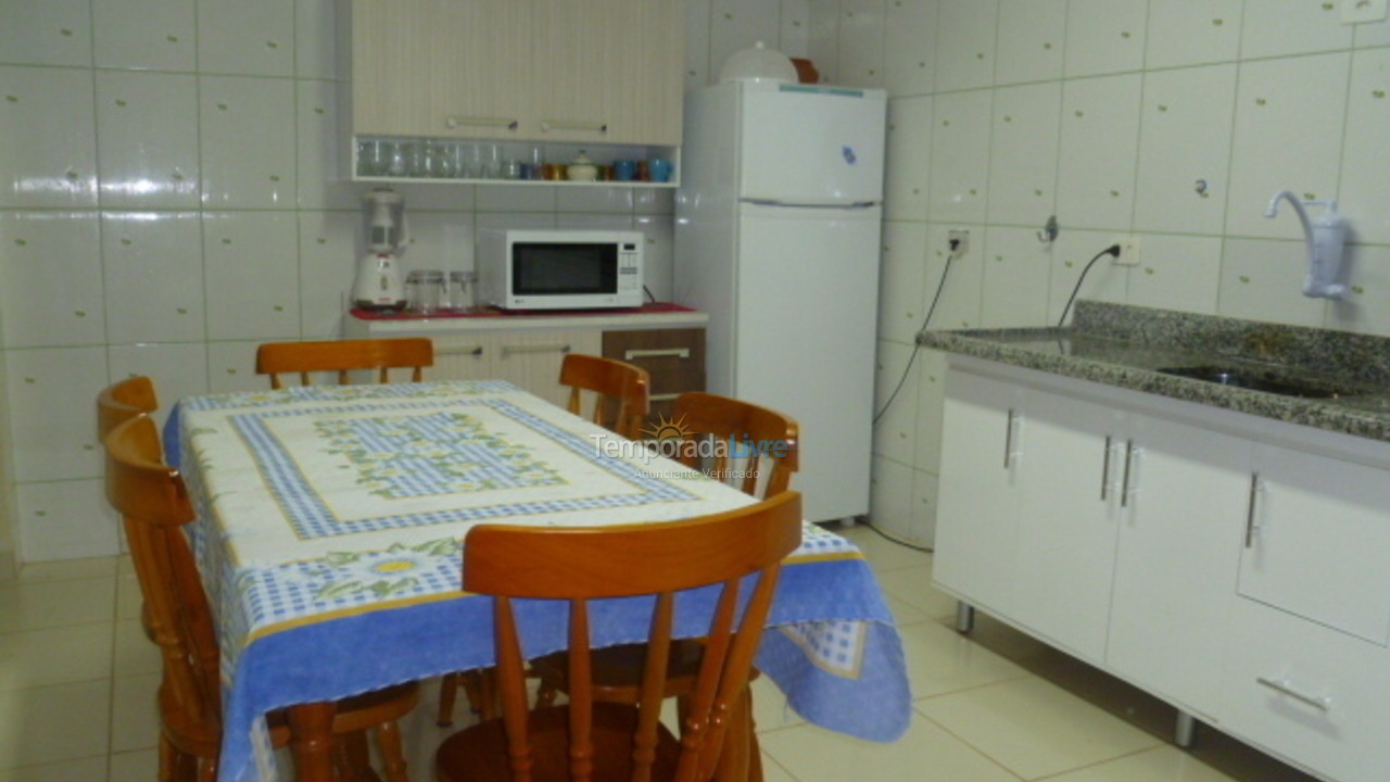 Casa para alquiler de vacaciones em Ubatuba (Enseada)