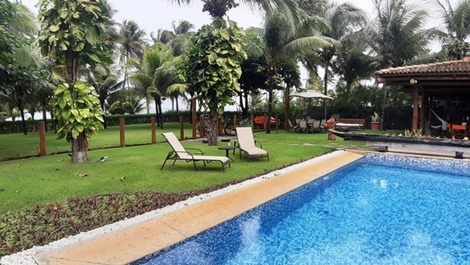 Seafront House with 6 suites