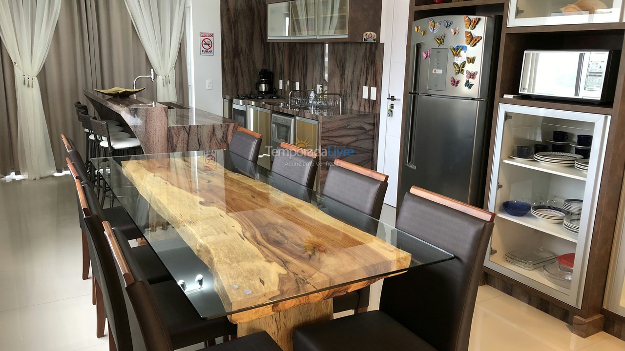 Apartamento para alquiler de vacaciones em Governador Celso Ramos (Praia de Palmas)