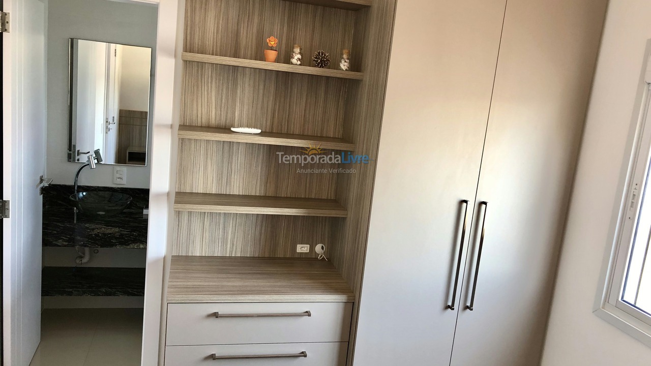 Apartamento para alquiler de vacaciones em Governador Celso Ramos (Praia de Palmas)