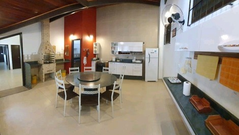 Vacation home with 6 SUITES