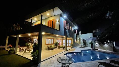 House facing the sea with 5 complete suites