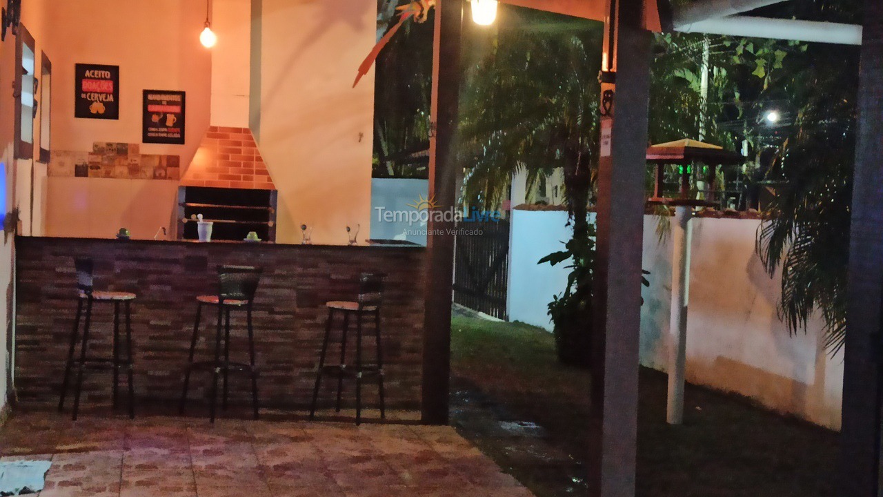 Casa para alquiler de vacaciones em Caraguatatuba (Massaguaçu)
