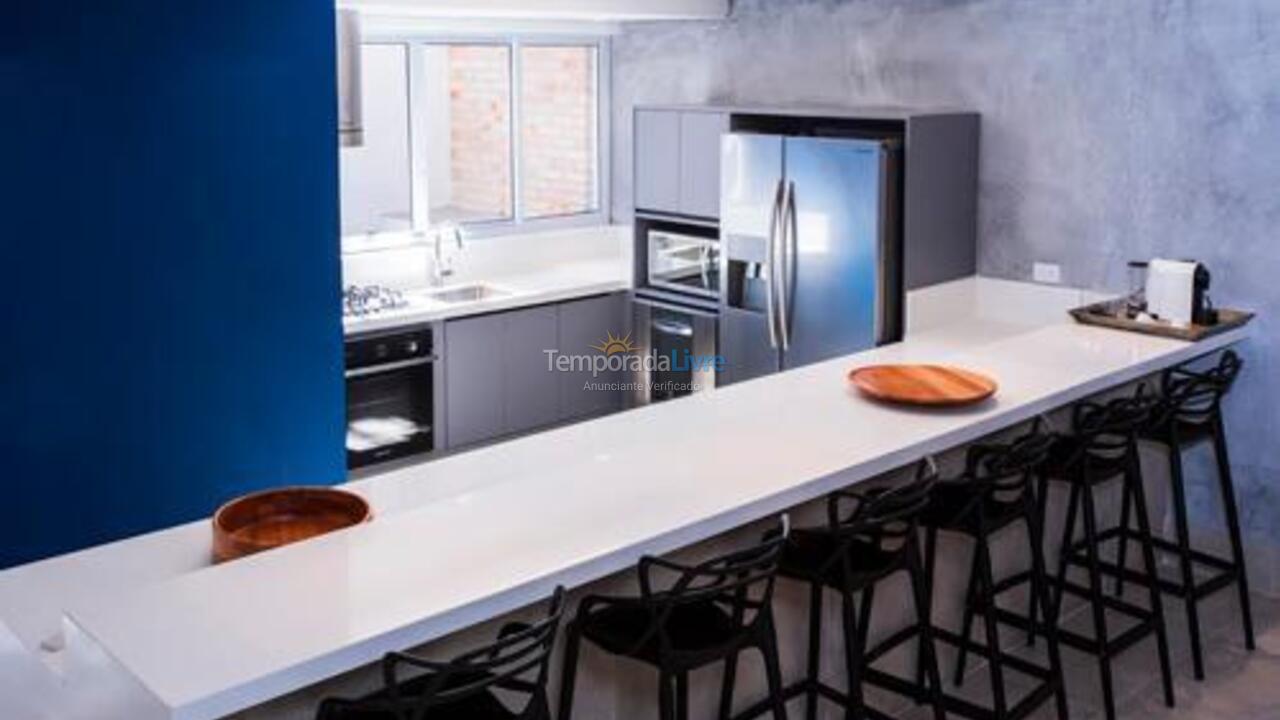 Casa para aluguel de temporada em São Sebastião (Maresias)