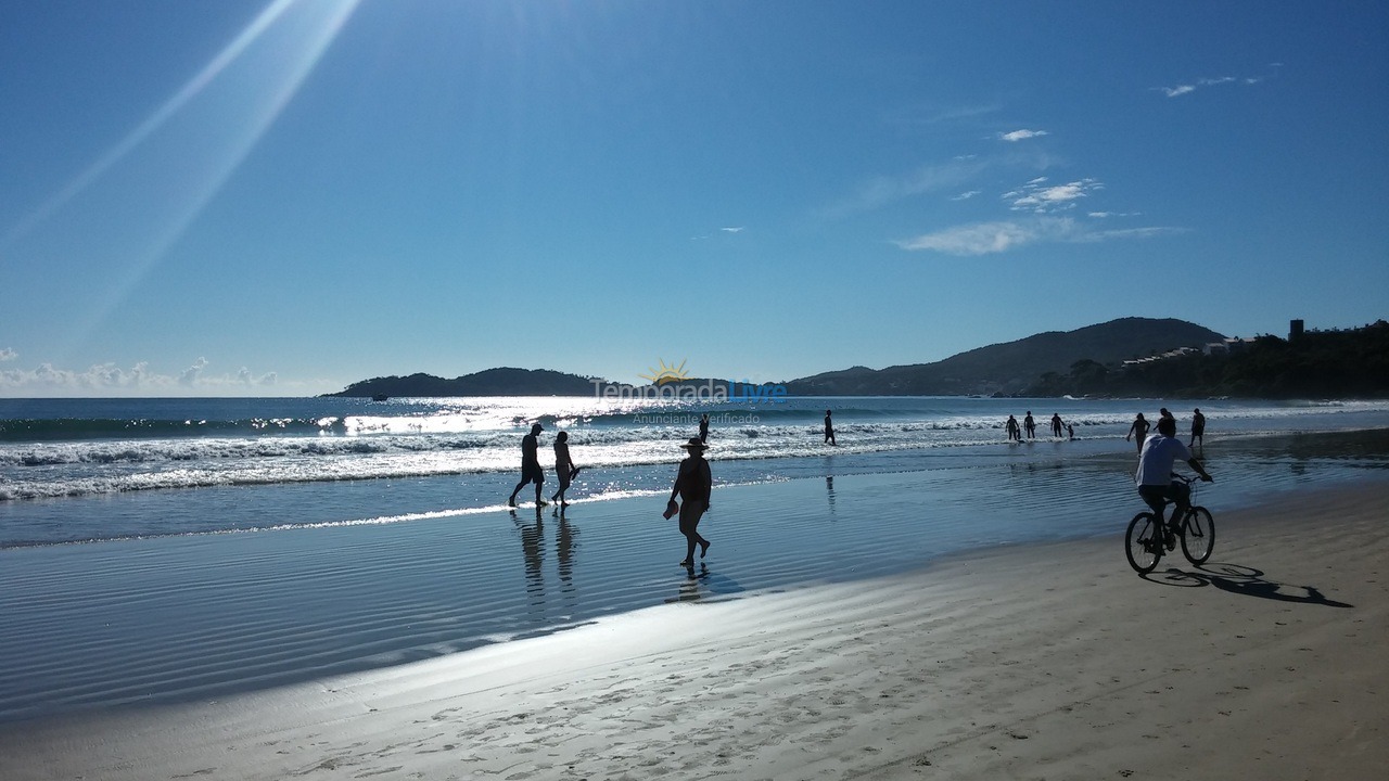 Apartment for vacation rental in Bombinhas (Praia de Bombas)