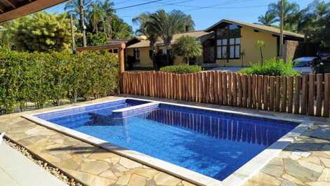 Fantástica casa para 10 personas con 6 suites, ubicación privilegiada.