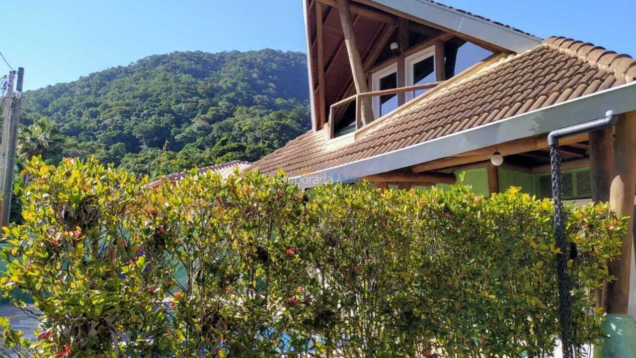 Casa para alquiler de vacaciones em Ubatuba (Condomínio Pedra Verde Domingas Dias)