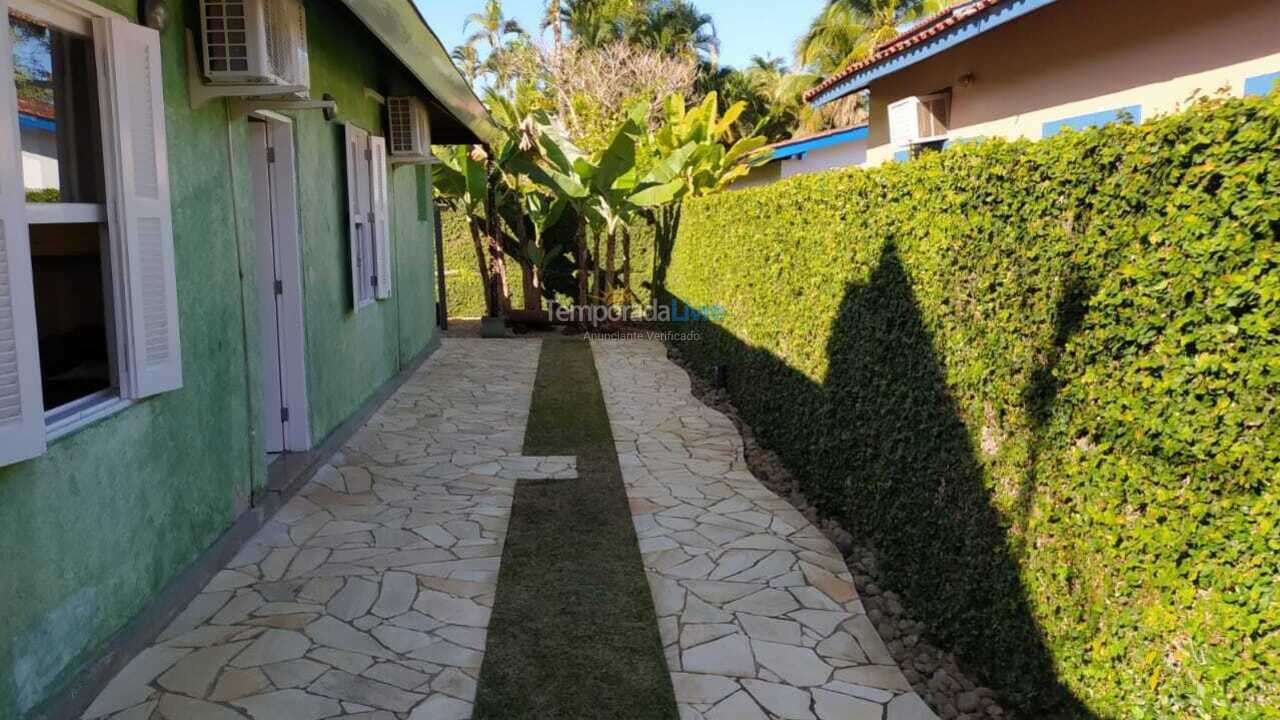 Casa para alquiler de vacaciones em Ubatuba (Condomínio Pedra Verde Domingas Dias)