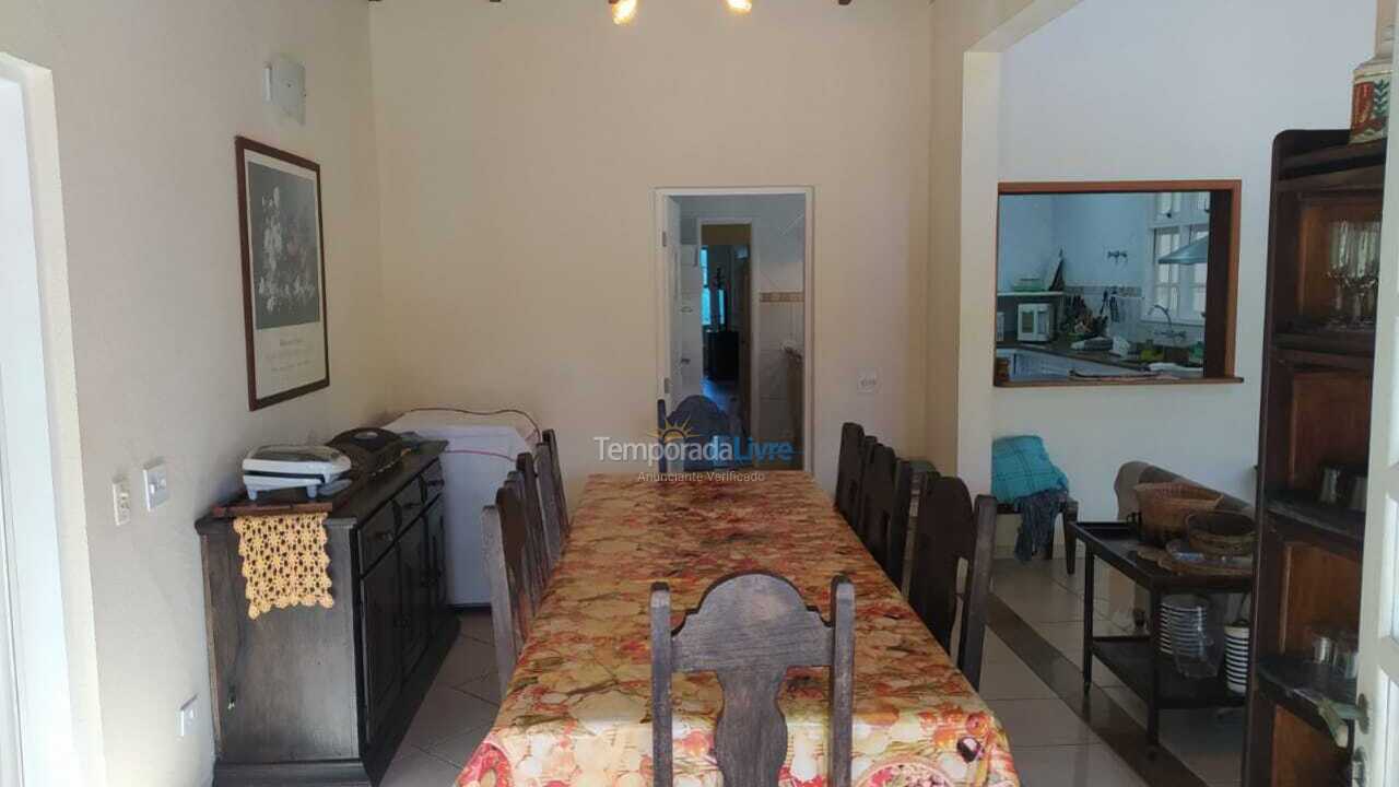 Casa para alquiler de vacaciones em Ubatuba (Condomínio Pedra Verde Domingas Dias)