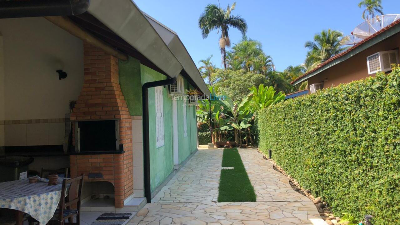 Casa para alquiler de vacaciones em Ubatuba (Condomínio Pedra Verde Domingas Dias)