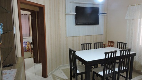 Apto 2 habitaciones, centro de Bombinhas, 130 metros del mar de Netflix