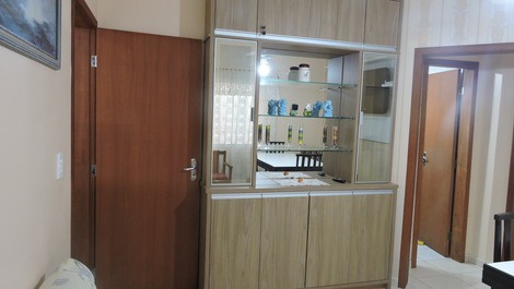 Apto 2 habitaciones, centro de Bombinhas, 130 metros del mar de Netflix