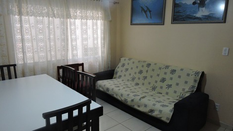 Apto 2 habitaciones, centro de Bombinhas, 130 metros del mar de Netflix