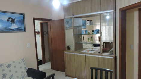 Apto 2 habitaciones, centro de Bombinhas, 130 metros del mar de Netflix