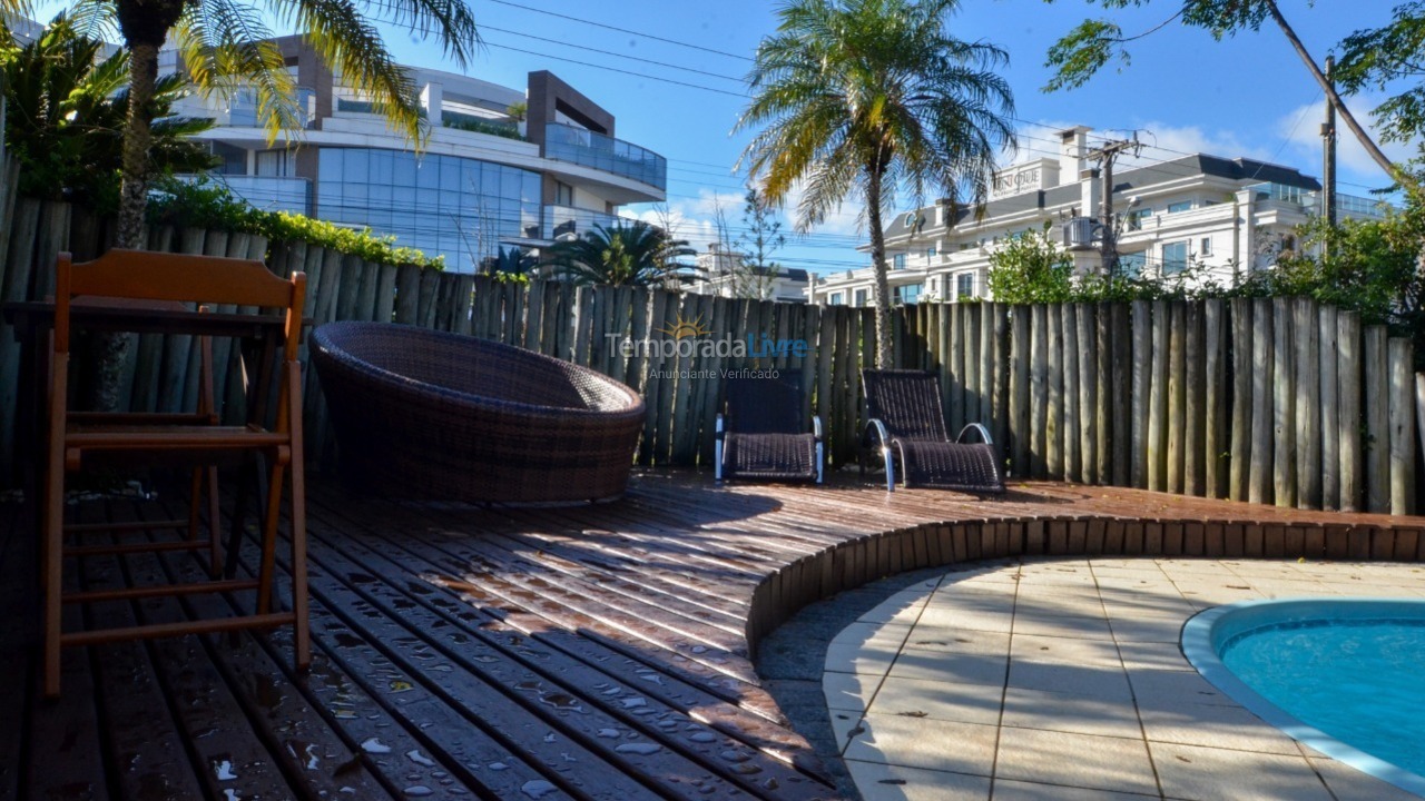 Casa para aluguel de temporada em Florianopolis (Jurerê Internacional)