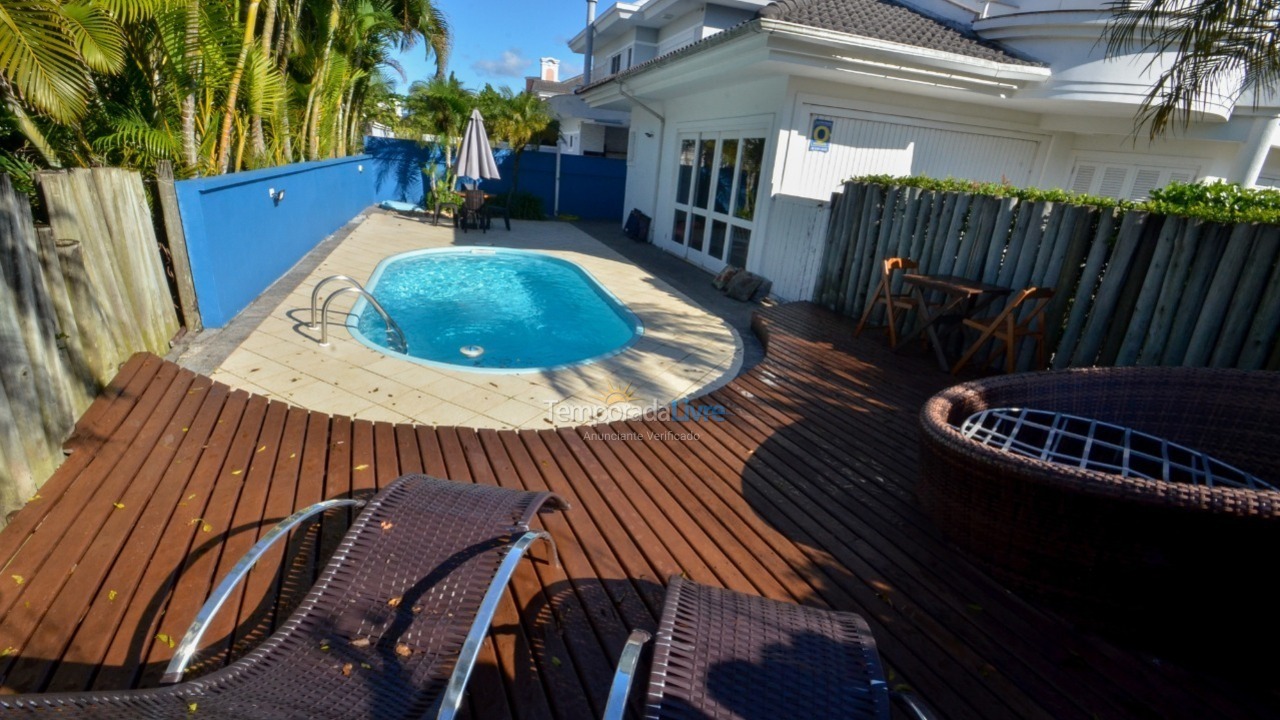 Casa para aluguel de temporada em Florianopolis (Jurerê Internacional)