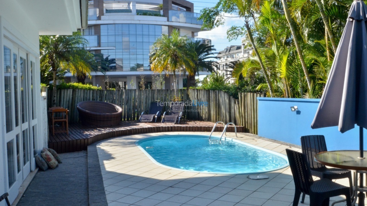 Casa para aluguel de temporada em Florianopolis (Jurerê Internacional)
