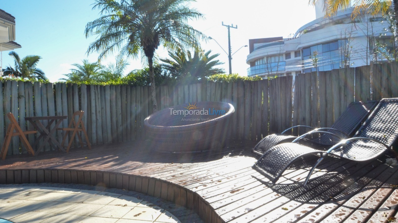 Casa para aluguel de temporada em Florianopolis (Jurerê Internacional)