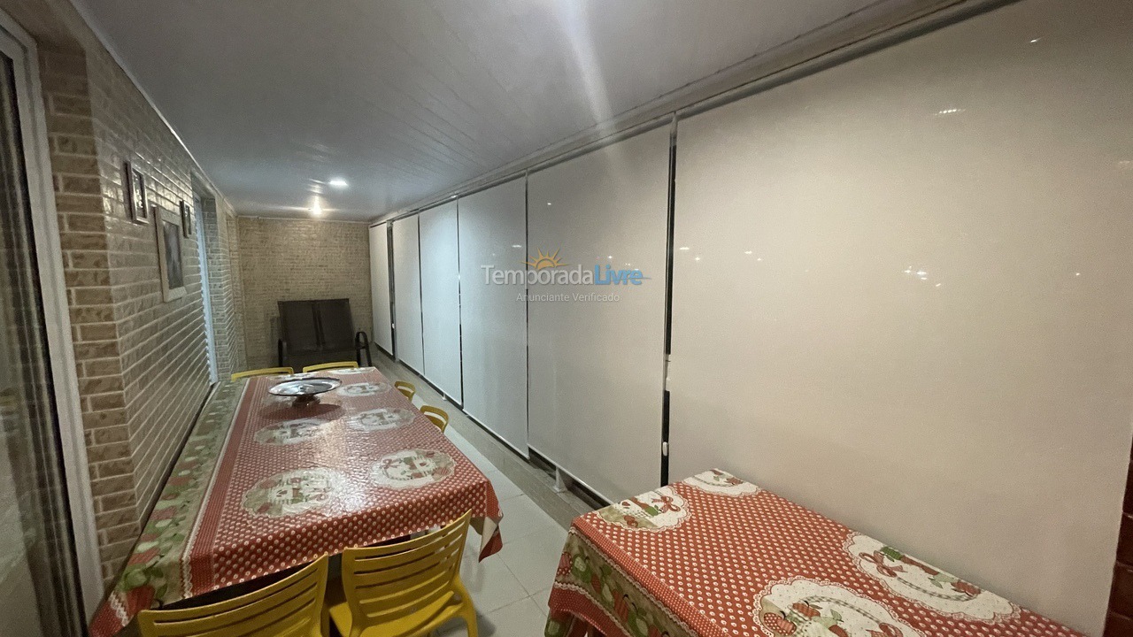 Apartamento para aluguel de temporada em Bertioga (Praia do Indaiá)