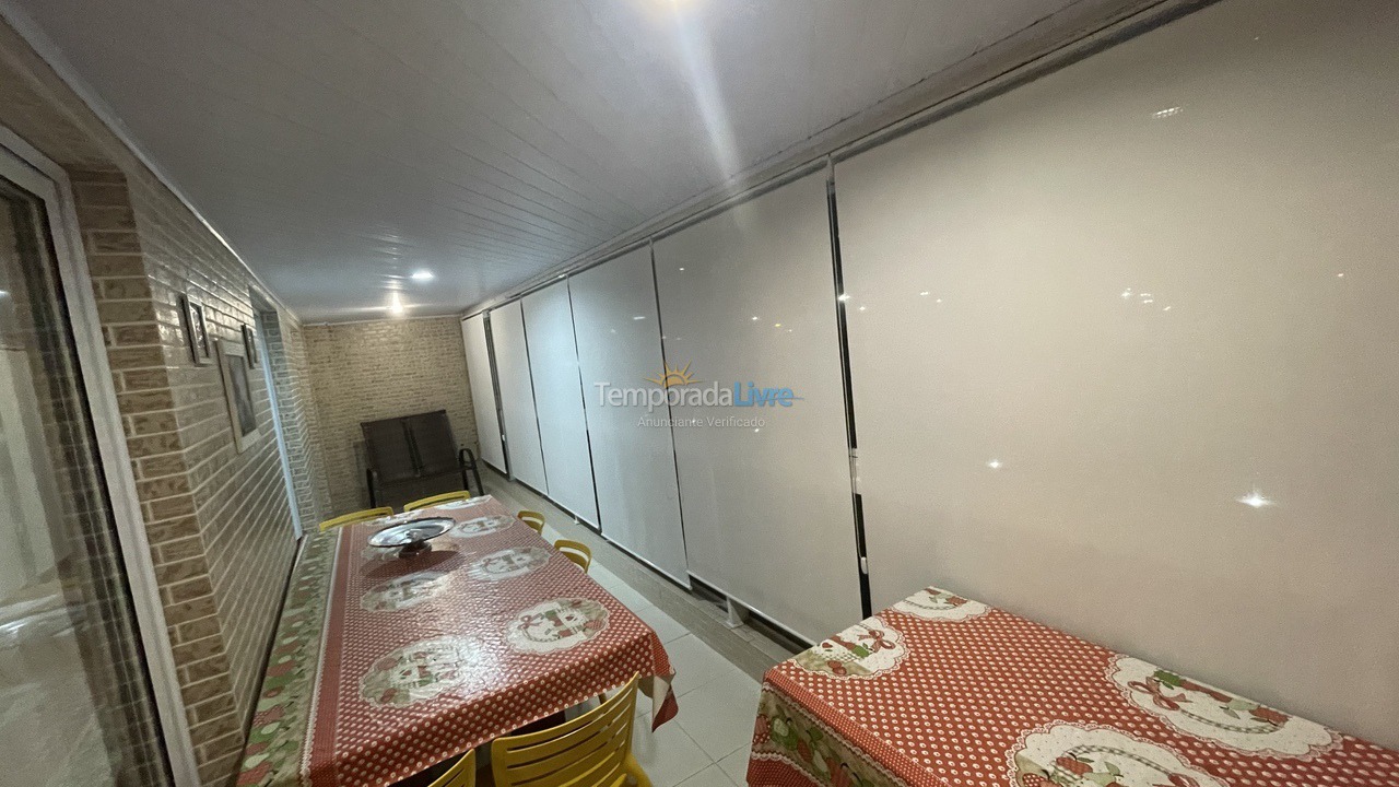 Apartamento para aluguel de temporada em Bertioga (Praia do Indaiá)