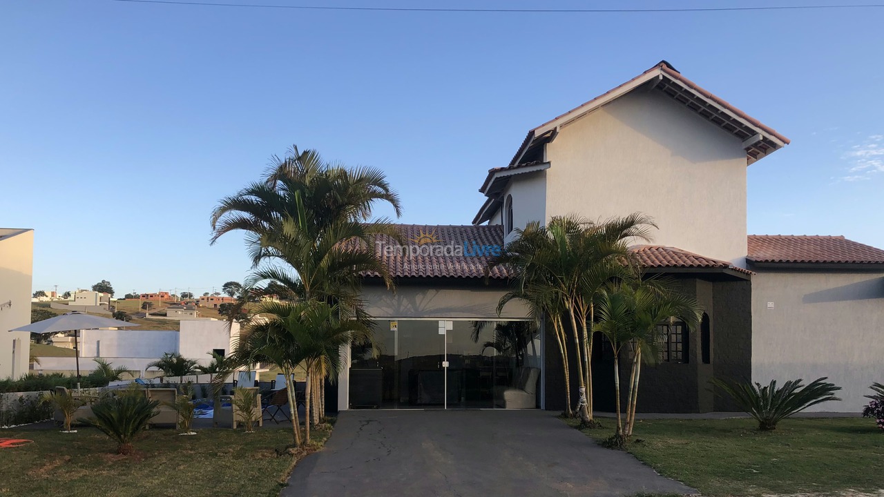 Casa para alquiler de vacaciones em Pardinho (Ninho Verde Eco Residence)