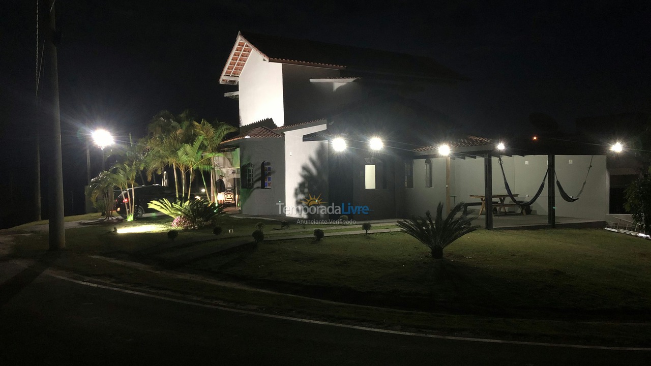 Casa para alquiler de vacaciones em Pardinho (Ninho Verde Eco Residence)