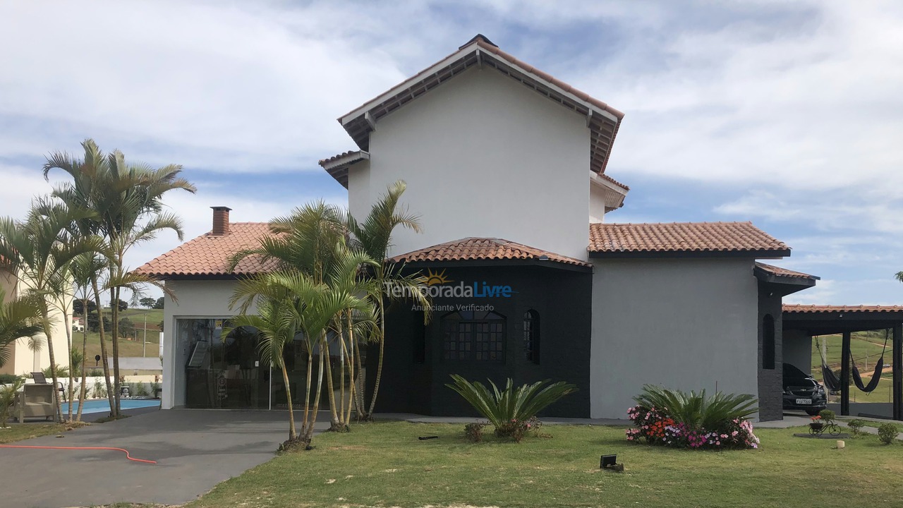 Casa para alquiler de vacaciones em Pardinho (Ninho Verde Eco Residence)